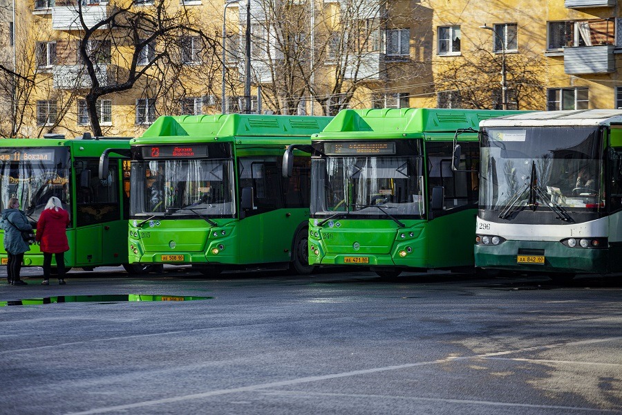 «Псковпассажиравтотранс» опубликовал расписание автобусов с 26 апреля по 12 мая