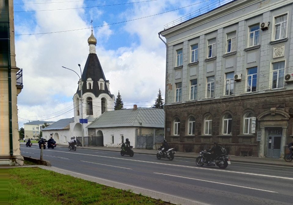 Псковские депутаты предложили обязать экскурсоводов регистрироваться самозанятыми или ИП